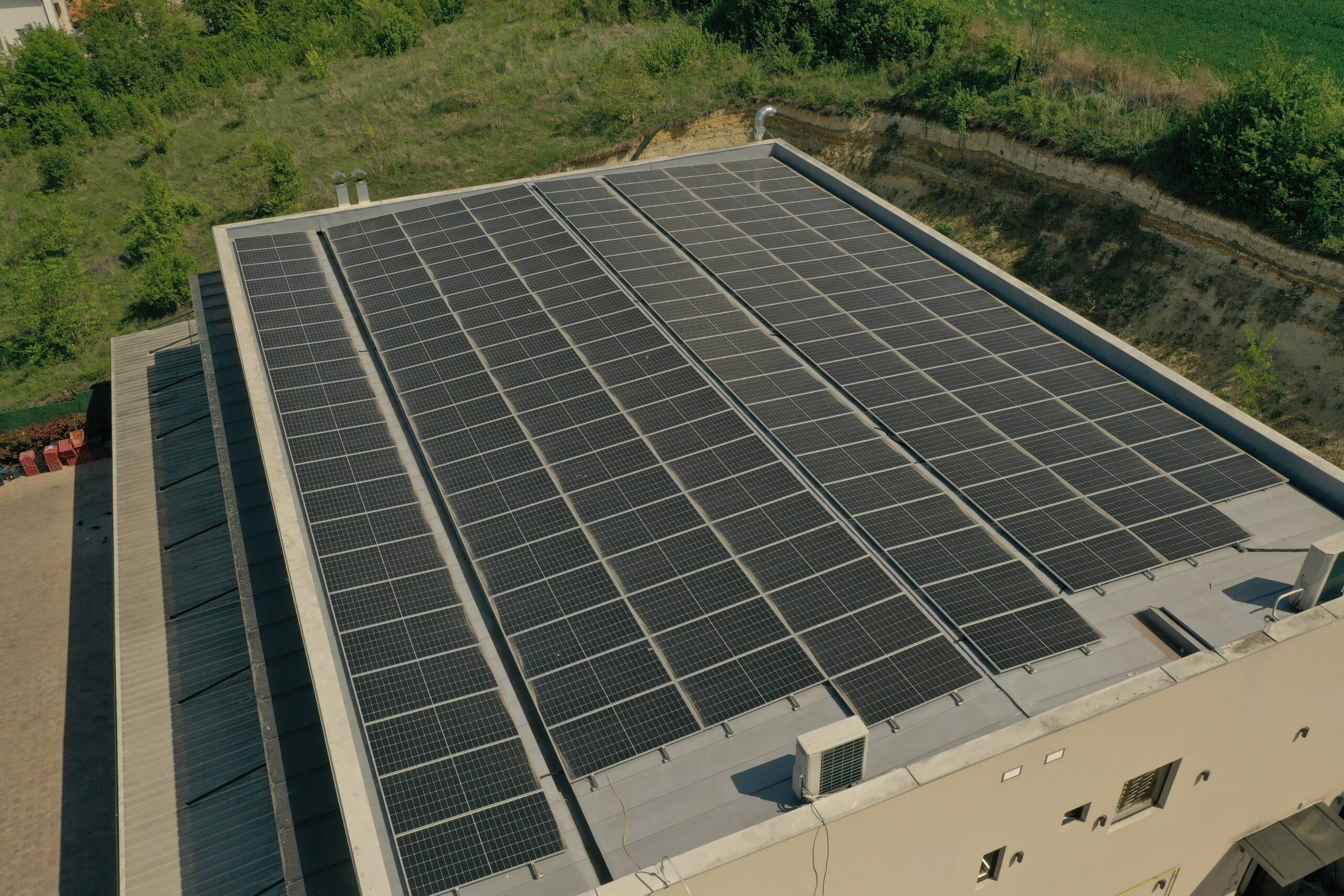 Pekara Jovanović, solarna elektrana 93 kW