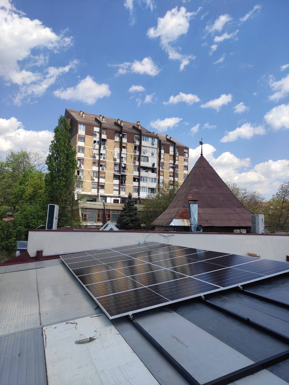 Restoran Ružo rumena, solarna elektrana 30 kW