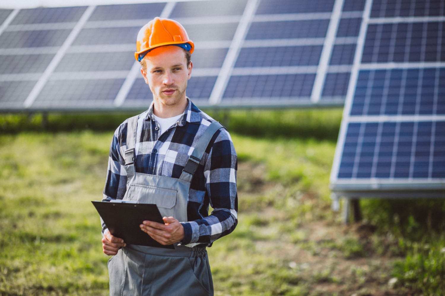 10 ključnih pitanja koja treba postaviti pre ugradnje solarnih panela