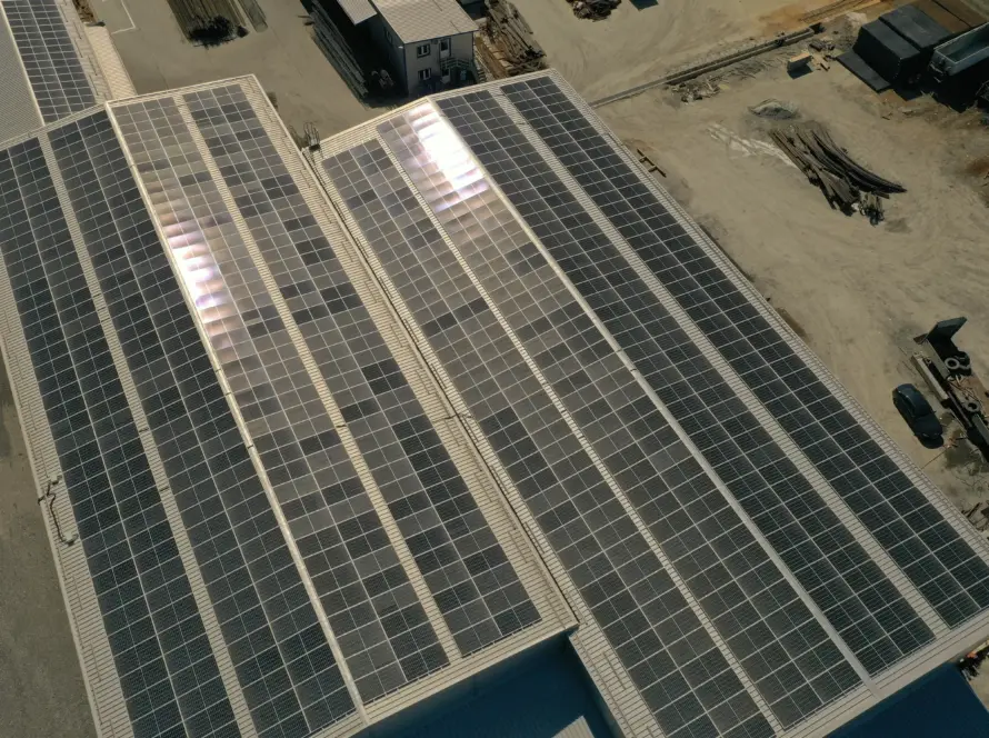 Postavljanje solarnih panela za industrijsku uštedu energije, solarni paneli ušteda